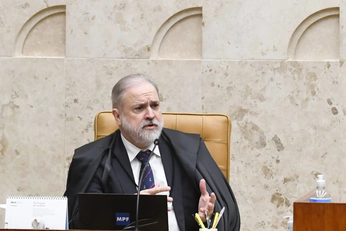 Procurador-geral da República questiona indulto natalino do ex-presidente Jair Bolsonaro