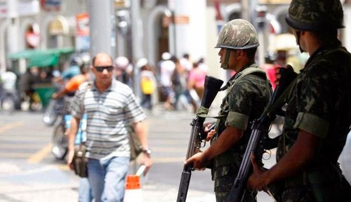Greve na Polícia Militar da Bahia obriga governo federal a implantar o que o Blog do Elimar Côrtes antecipou em fevereiro: Sem policiamento, Salvador ganha Garantia da Lei e da Ordem