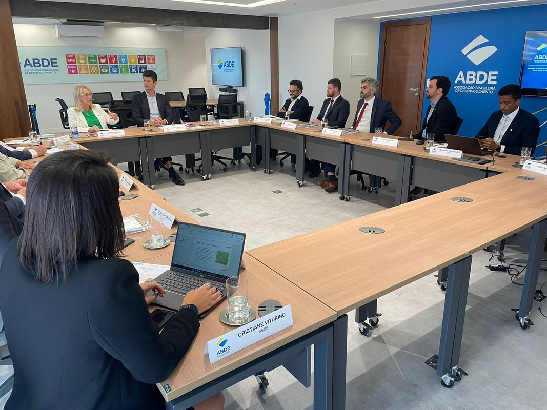 Bandes participa, em Brasília, de reunião que discutiu ações para facilitar acesso ao crédito para empreendimentos