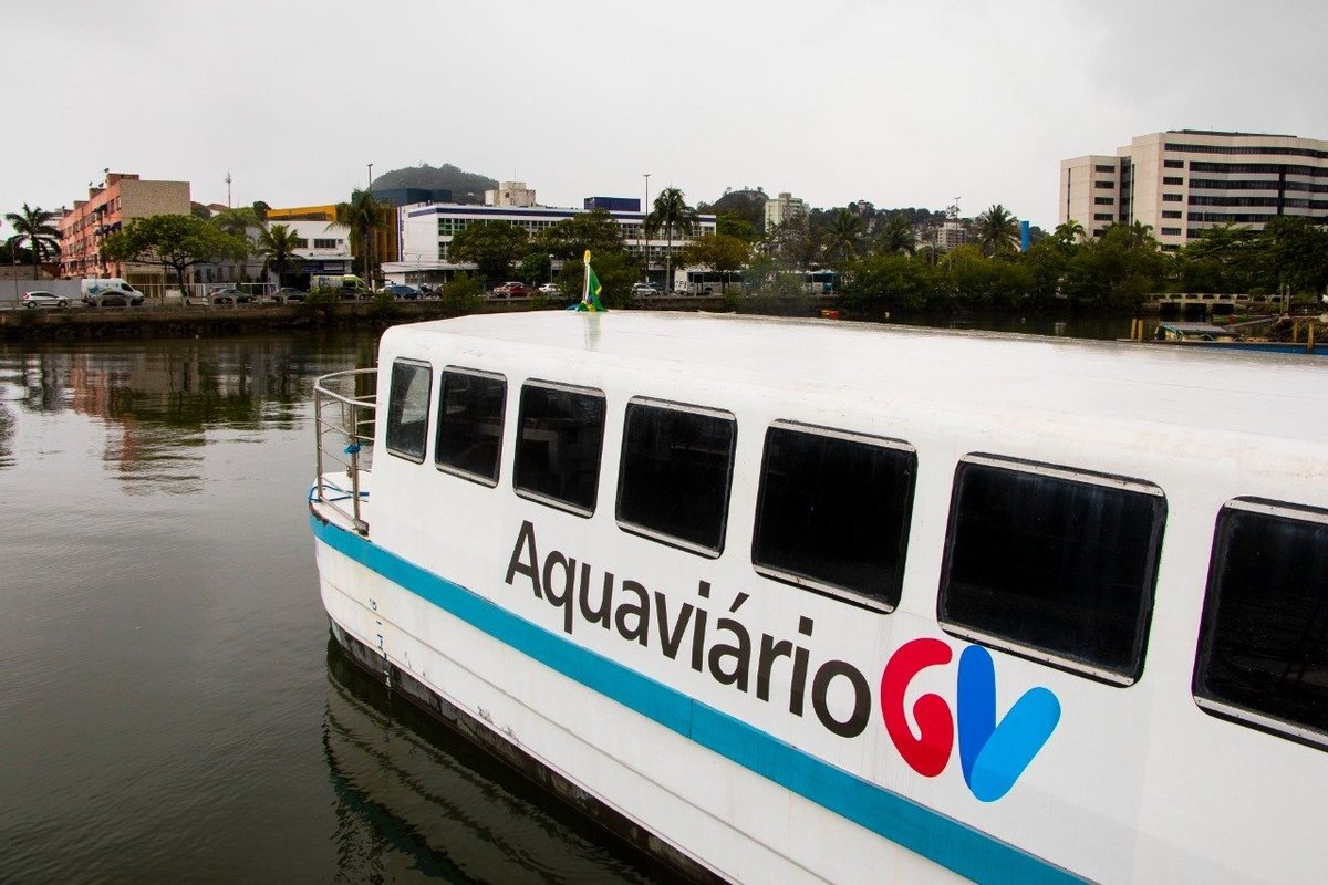 Primeiro barco que vai operar no novo Sistema Aquaviário já está na baía de Vitória