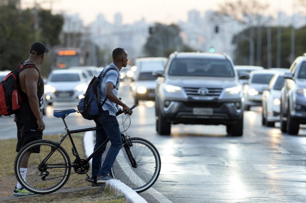 Câmara Federal cria comissões para debater política para autistas e concessão de vale para quem vai trabalhar de bicicleta