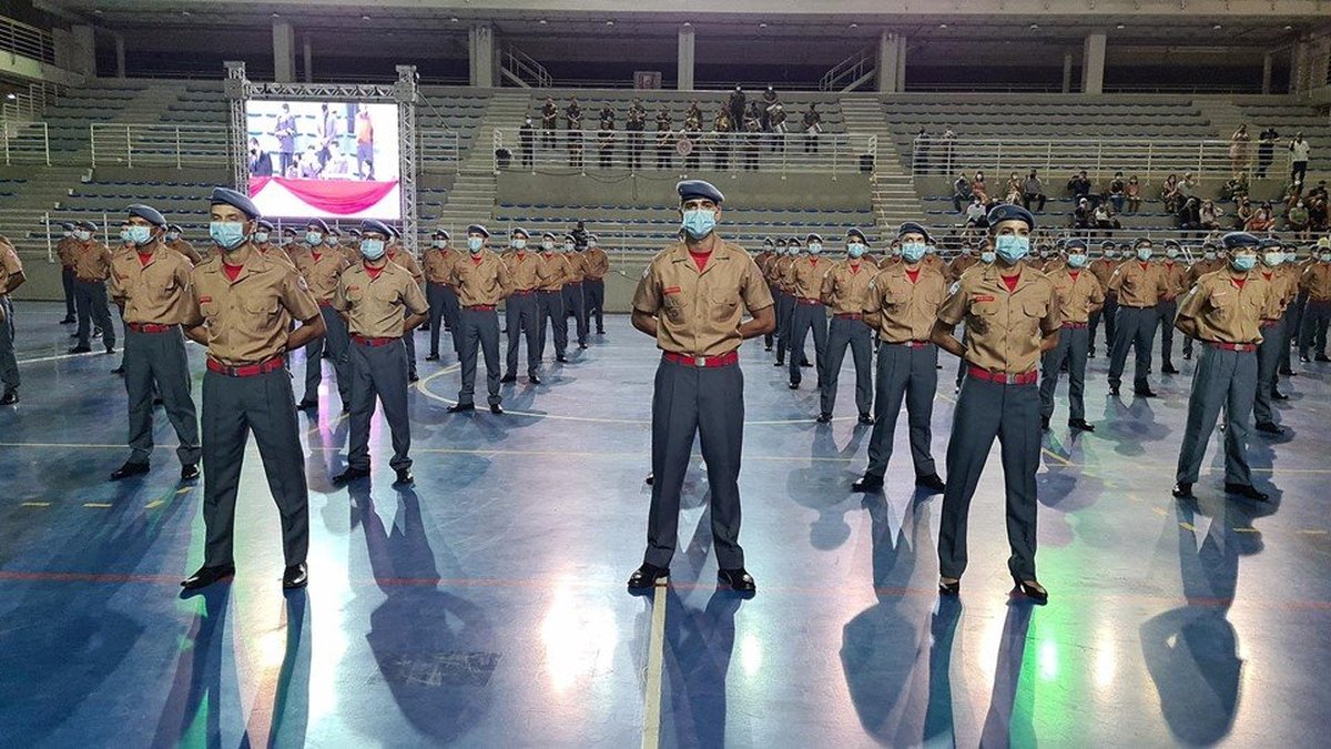 Governador agradece e parabeniza novos bombeiros militares: ‘Vocês ajudaram a salvar vidas durante as fortes chuvas e na pandemia’
