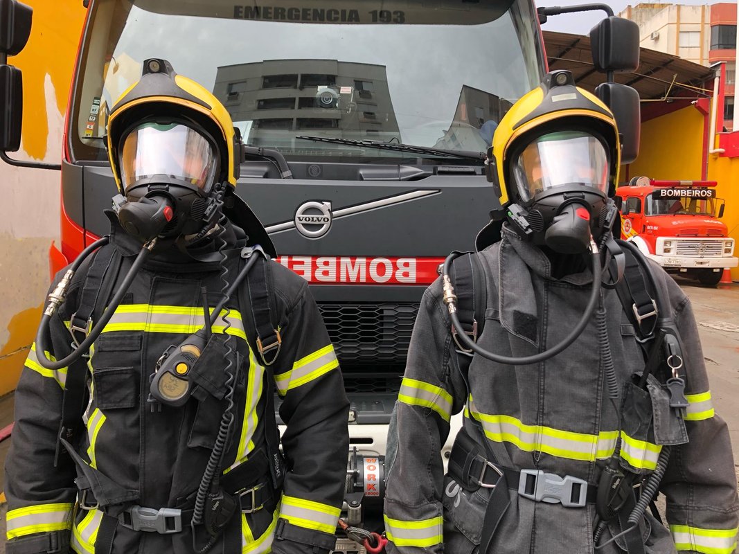 Corpo de Bombeiros do Espírito Santo recebe 46 equipamentos de proteção respiratória do Ministério da Justiça e Segurança Pública