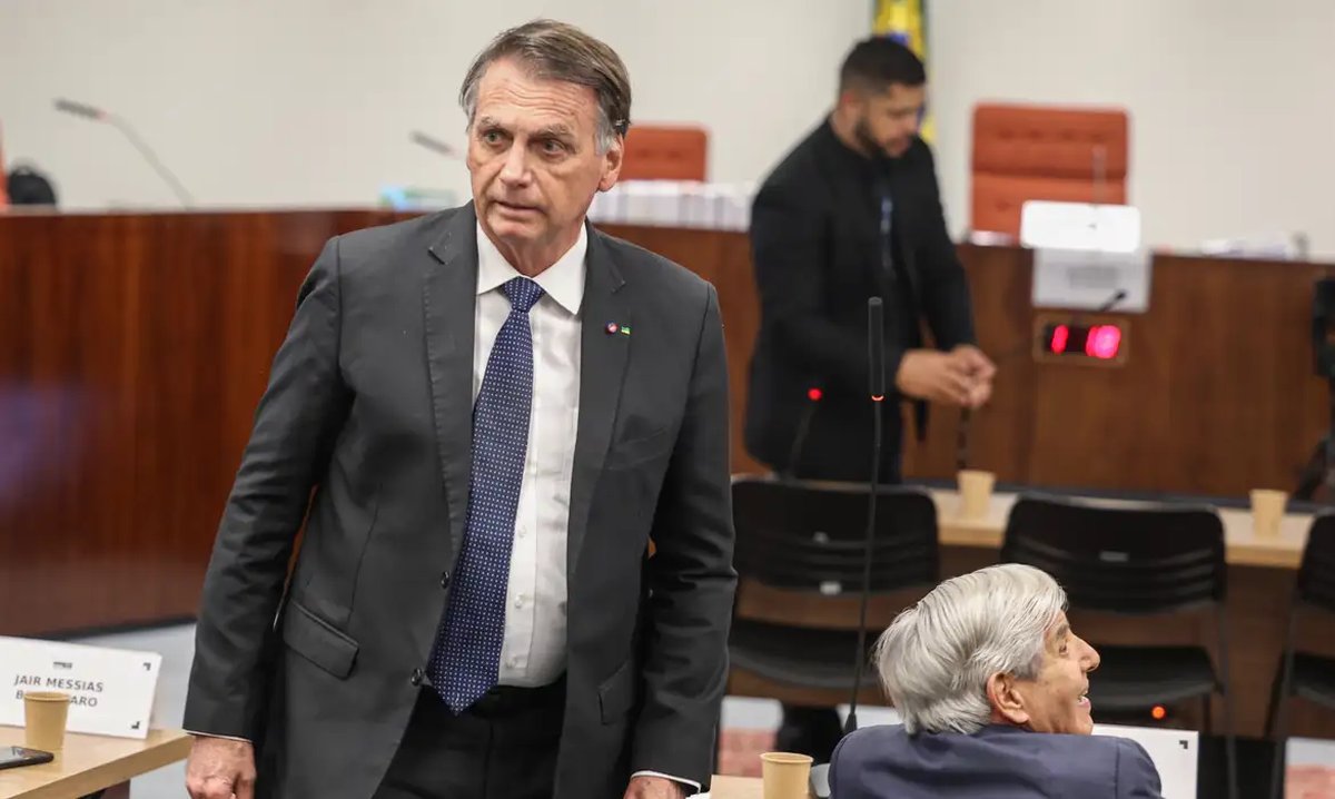 Bolsonaro se desculpa com Alexandre de Moraes, nega golpe de Estado, mas diz ter apresentado minuta aos comandantes militares
