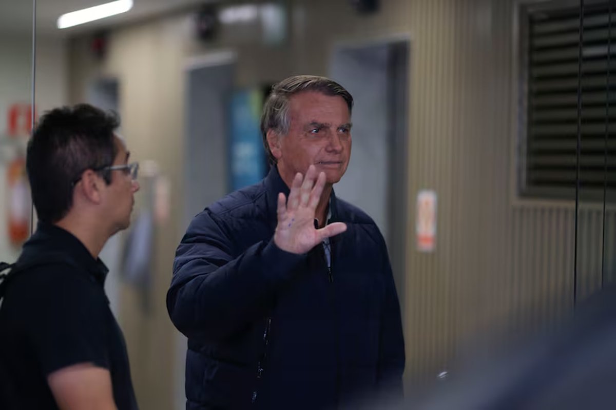 BOLSONARO É PRESO POR ORDEM DO SUPREMO
