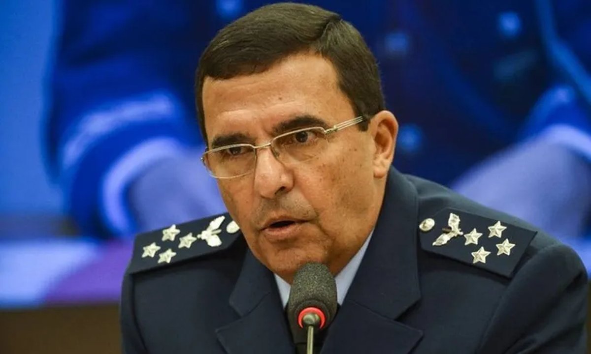 Ex-comandante do Exército ameaçou prender Bolsonaro em caso de golpe de Estado