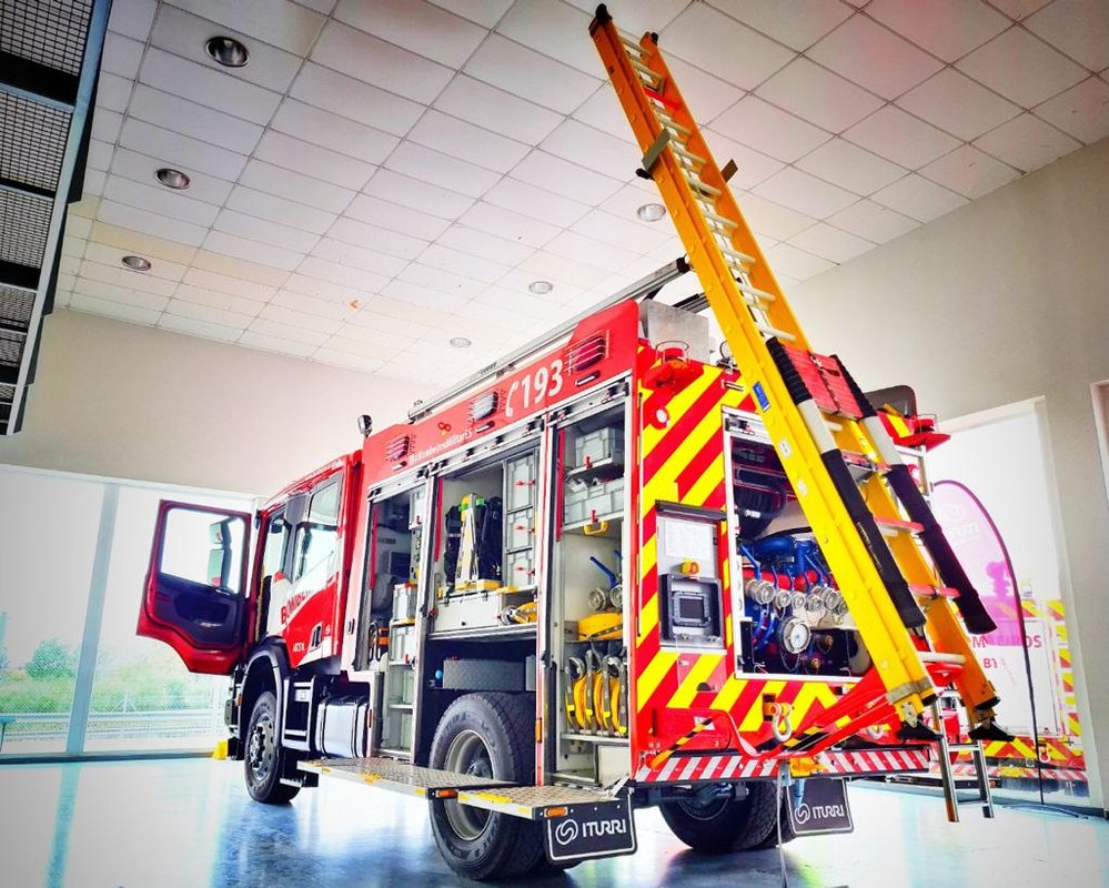 INVESTIMENTOS DO GOVERNO CASAGRANDE: Corpo de Bombeiros é inserido no Programa Estado Presente e adquire caminhões de combate a incêndios internacionais