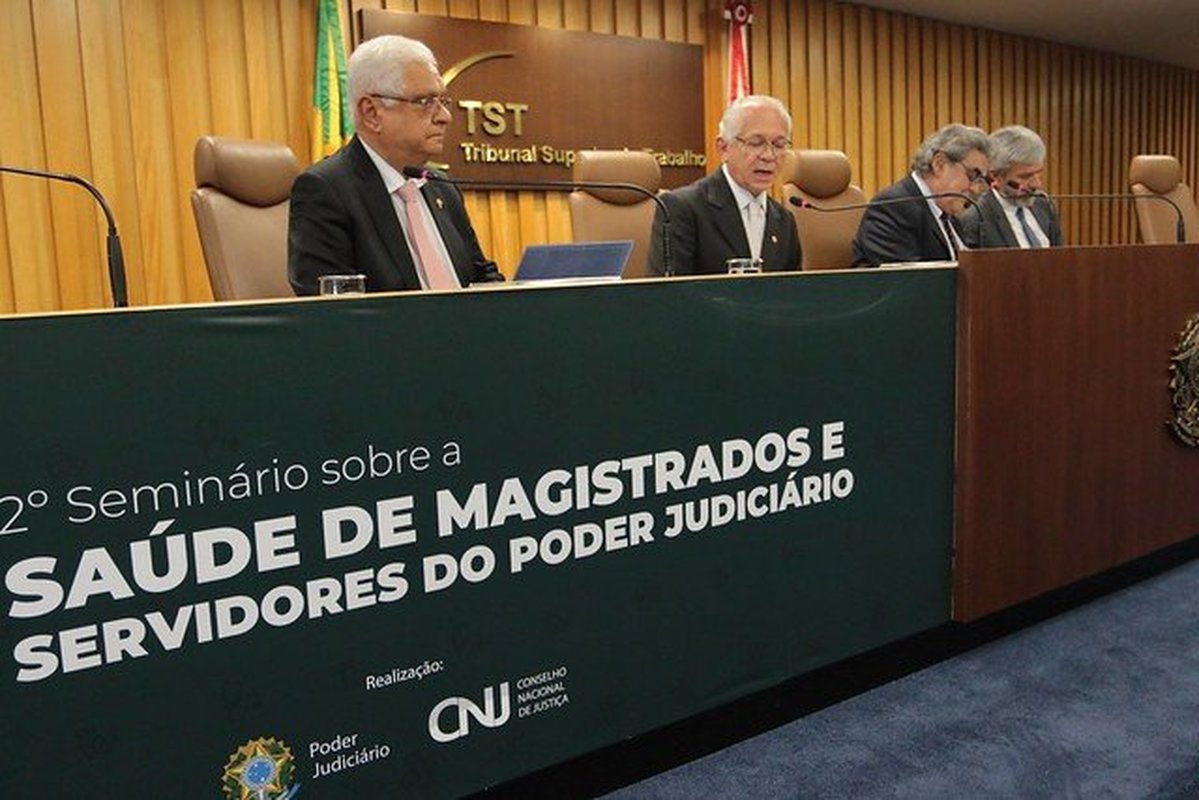 Saúde de magistrados e servidores: assédio moral pode ser gatilho para doenças, diz ministro do TST