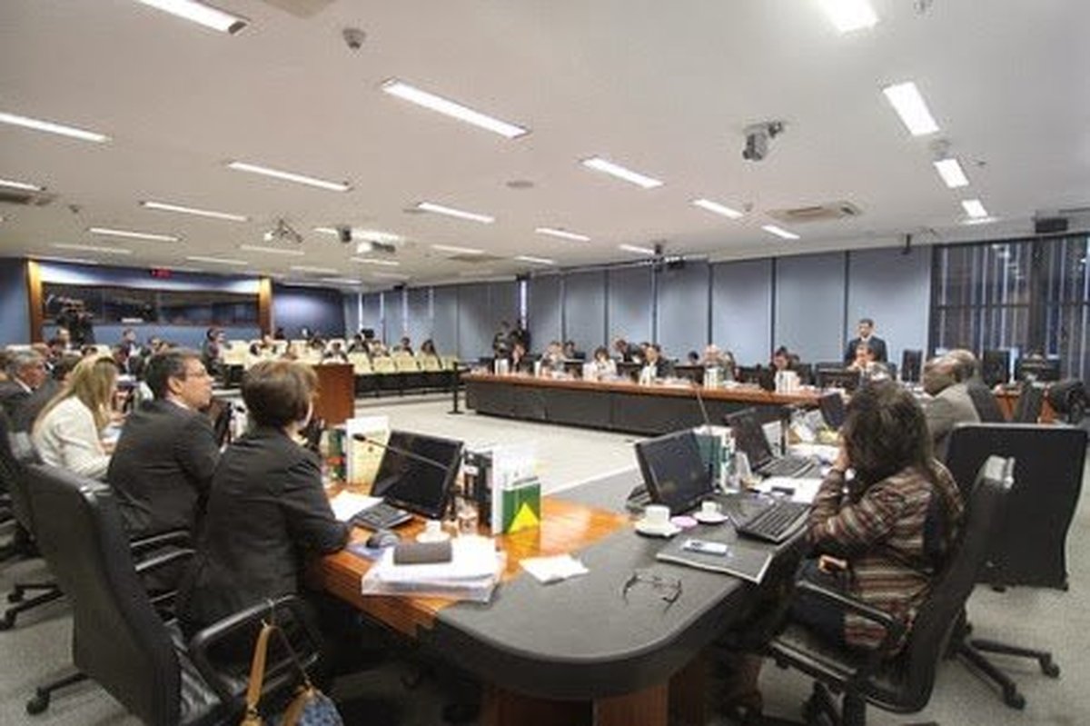 OAB consegue no CNJ assegurar assento na tribuna para os advogados