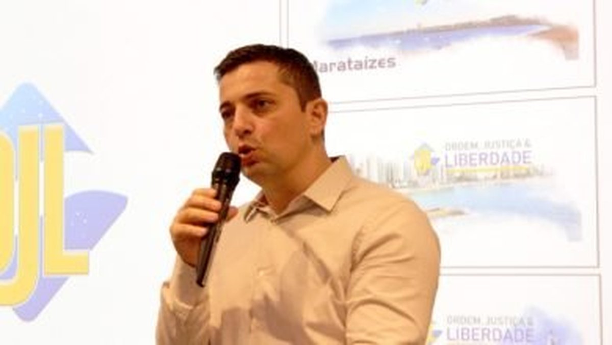 TRE manda professor bolsonarista retirar outdoor que ataca governador e aliados no Espírito Santo