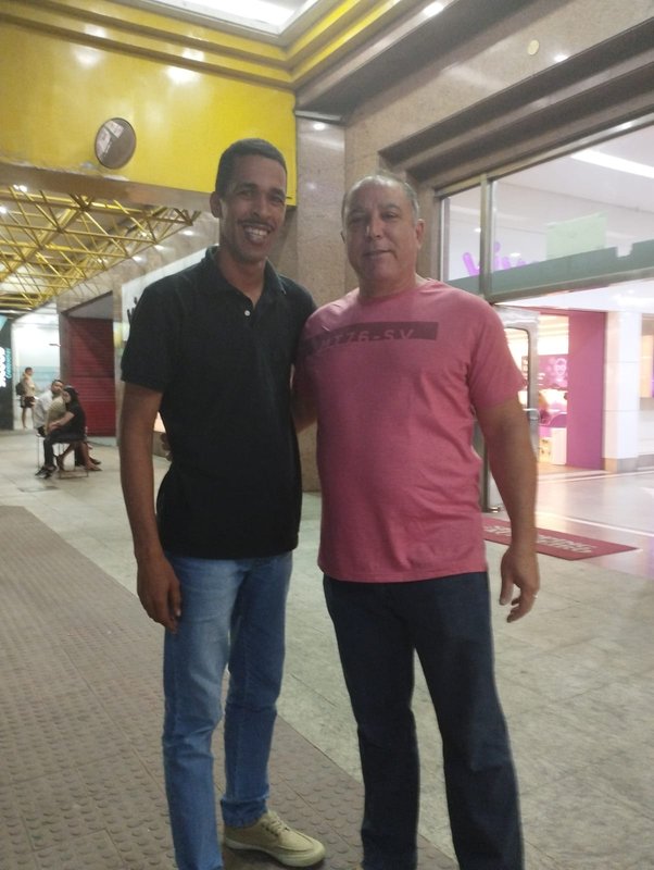 Candidatos ao Governo e ao Senado pelo PSTU iniciam campanhas conversando com  trabalhadores