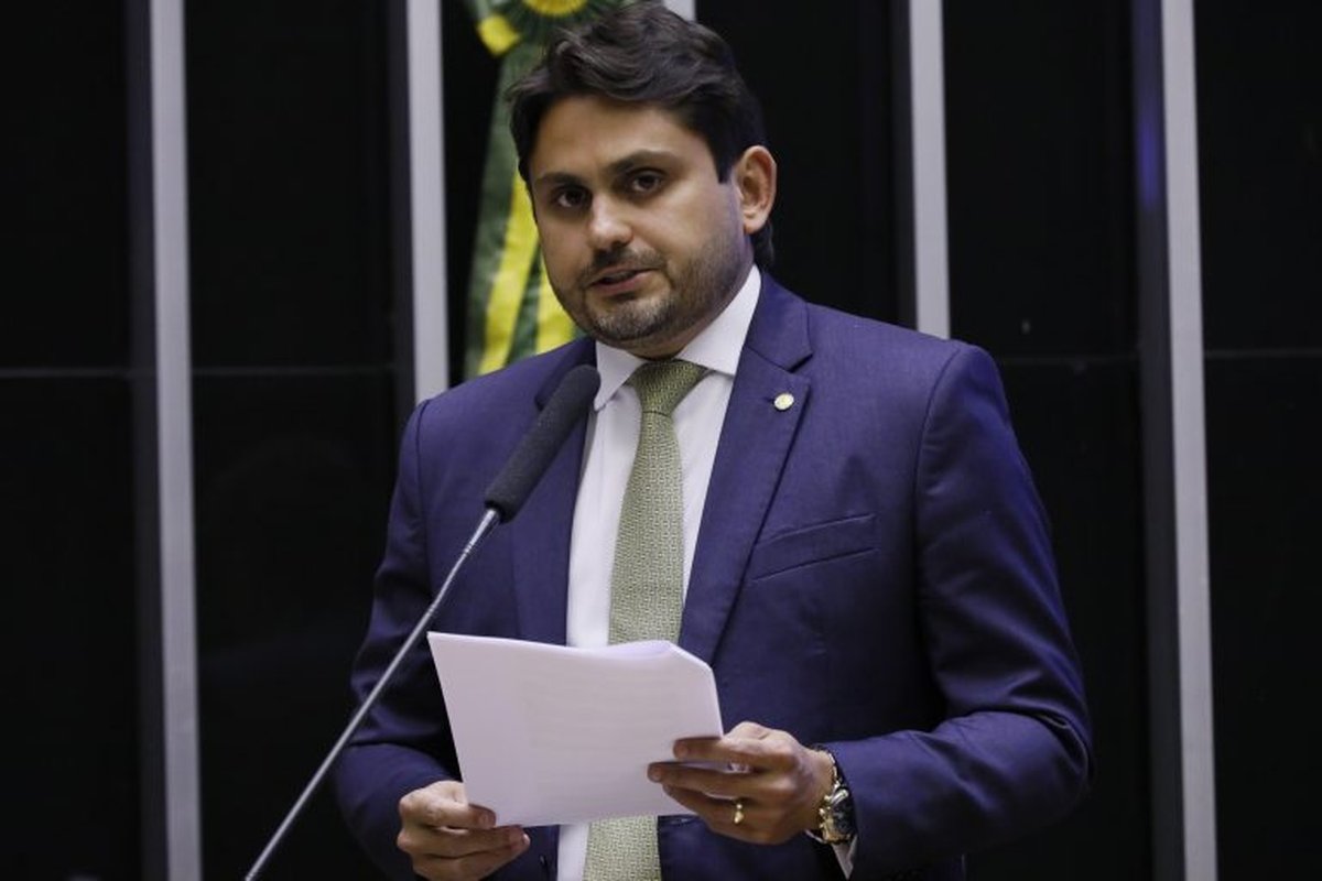 Câmara aprova CNH com validade de 10 anos e limite de até 40 pontos em multa