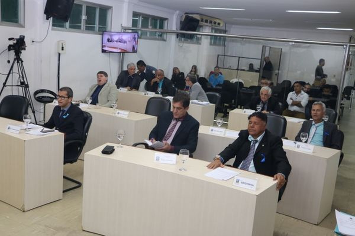 Reajuste salarial para secretários de Cariacica está dentro da lei sancionada por Bolsonaro e entrará em vigor somente em 2022