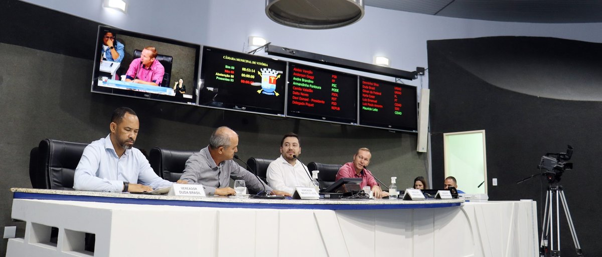 Câmara de Vitória impõe derrota a Pazolini e aprova convocação de empresas investigadas pelo Ministério Público