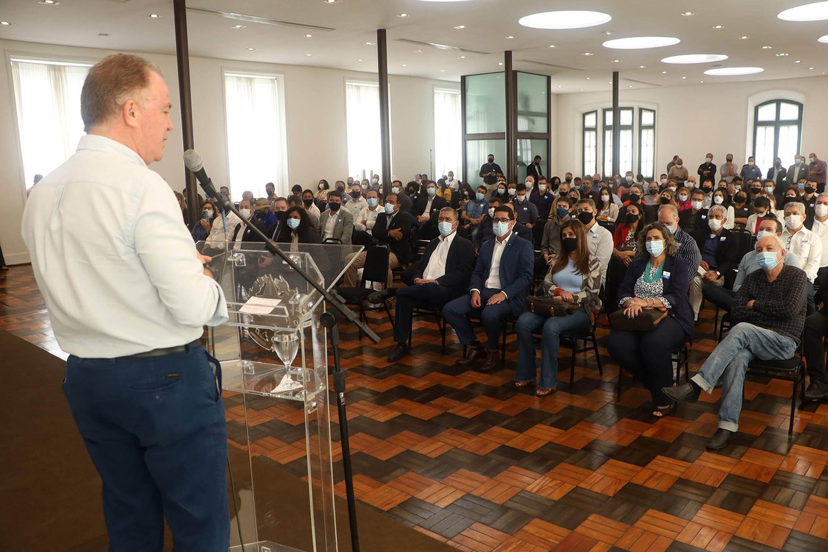 Estado vai legalizar imóveis e construir moradias para população carente no Espírito Santo