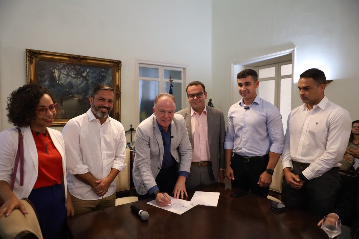 CASAGRANDE SANCIONA LEI QUE CRIA A POLÍTICA DE TURISMO NO ESPÍRITO SANTO: ‘Temos agora uma das legislações mais modernas do Brasil’, comemora Tyago Hoffmann