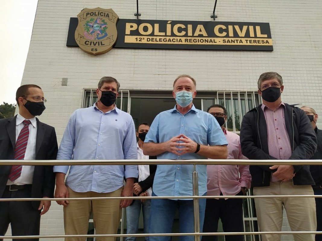 Governo entrega reforma da Delegacia de Santa Teresa e anuncia construção de nova sede da 13ª Regional de Aracruz