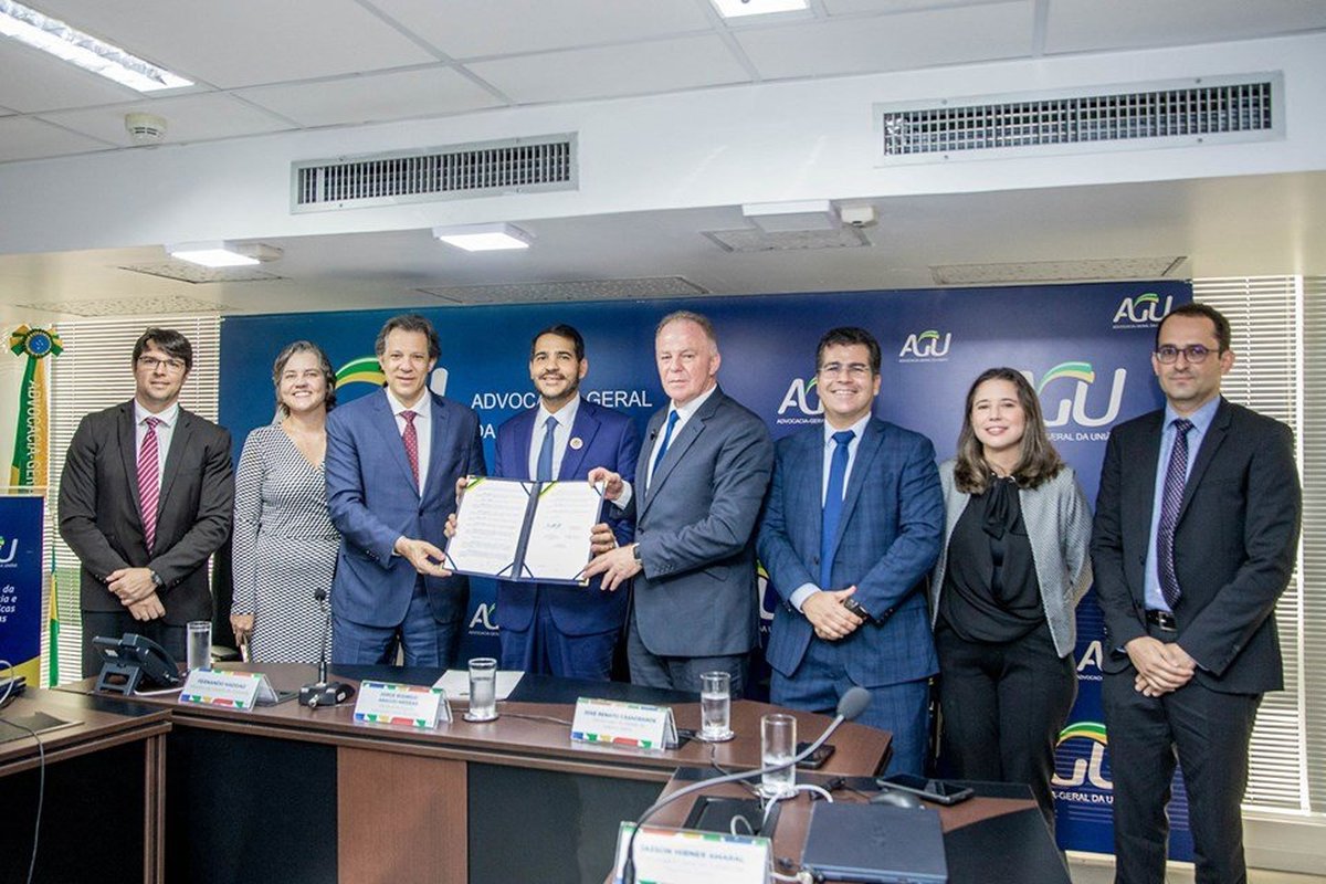Espírito Santo e União assinam acordo para pagamento de precatórios de R$ 1 bilhão ao Estado