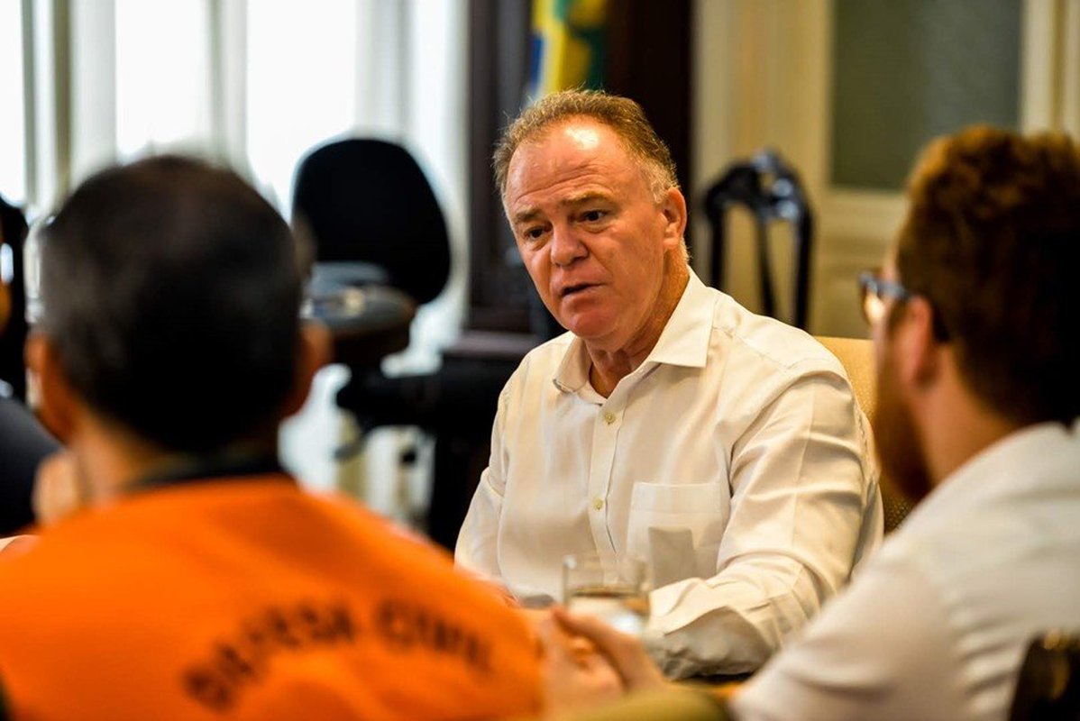 Governador anuncia a liberação de R$ 10 milhões para escolas atingidas pelas chuvas