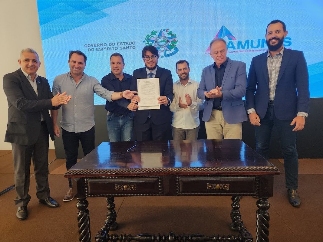 Governador recebe nova diretoria da Associação dos Municípios do Espírito Santo