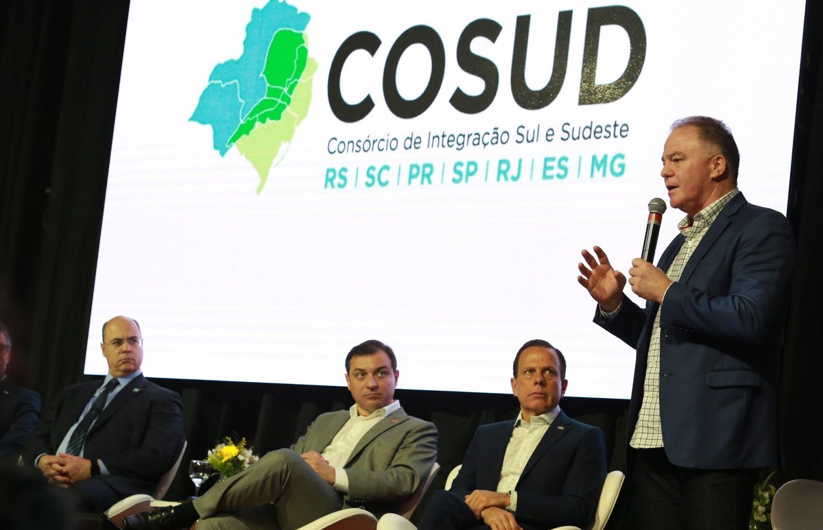 Em reunião de governadores, Casagrande defende conciliação para avanço de reformas no Congresso