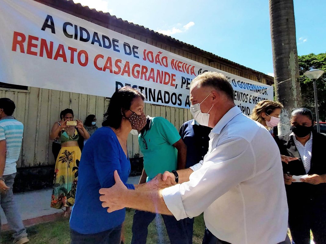 “É UM MOMENTO DE FELICIDADE EM RECEBER O GOVERNADOR EM NOSSA CIDADE”, DIZ PREFEITO: Casagrande entrega obras e assina novos investimentos para João Neiva