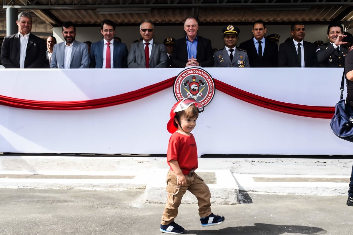 Corpo de Bombeiros capixaba completa 107 anos com formatura de novos sargentos, entrega de viaturas e assinatura de convênios