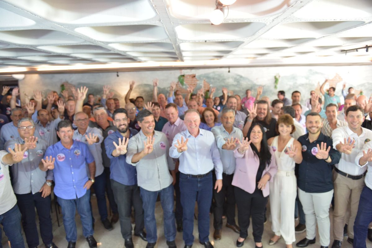 Reunidos em Vitória, prefeitos reafirmam apoio à reeleição de Renato Casagrande