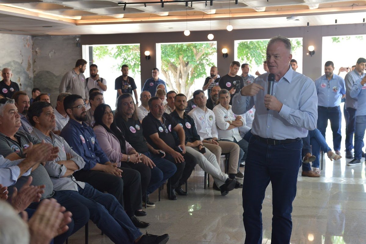 Casagrande agradece apoio dos prefeitos, fala de investimentos, alerta sobre quem quer ‘raspar o cofre do Estado’ e critica a hipocrisia na política