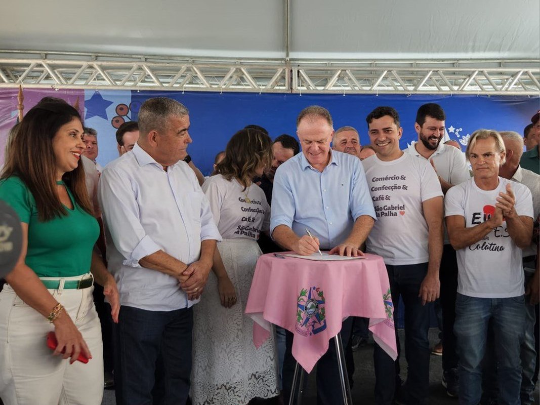 Renato Casagrande anuncia obras de infraestrutura e habitação em São Gabriel da Palha