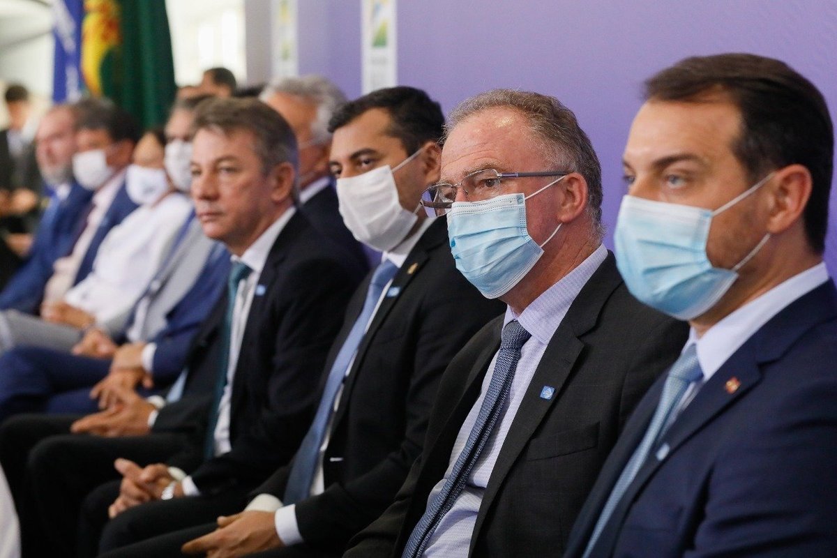 Casagrande elogia decisão do Governo Federal em adquirir todas as vacinas produzidas no Brasil