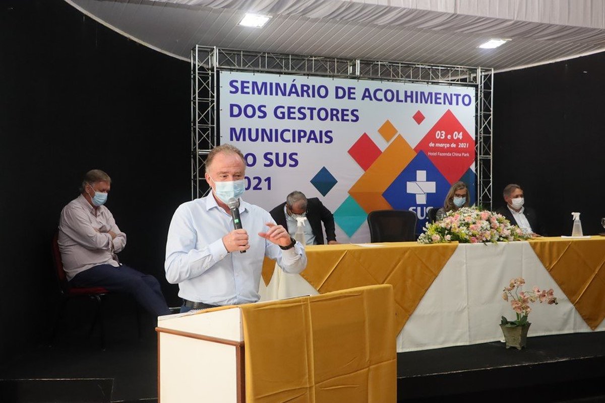 PSB convida Casagrande para disputar à  Presidência da República, mas governador afirma que este não é o momento para debater o tema