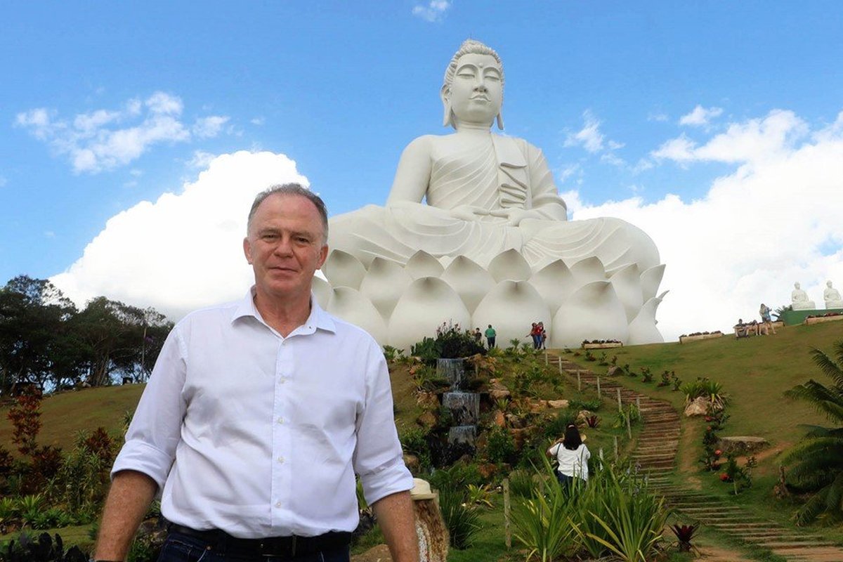Governador participa da inauguração do monumento Grande Buda de Ibiraçu