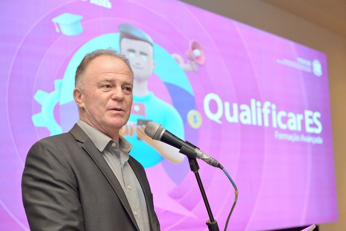 Renato Casagrande lança Programa Qualificar ES-Formação Avançada