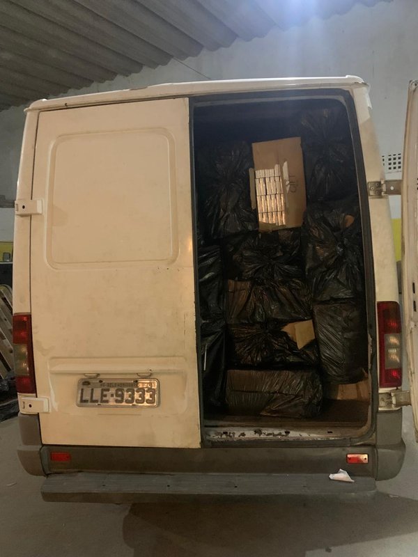 Federal prende bandidos com 3 milhões de cigarros contrabandeados do Paraguai