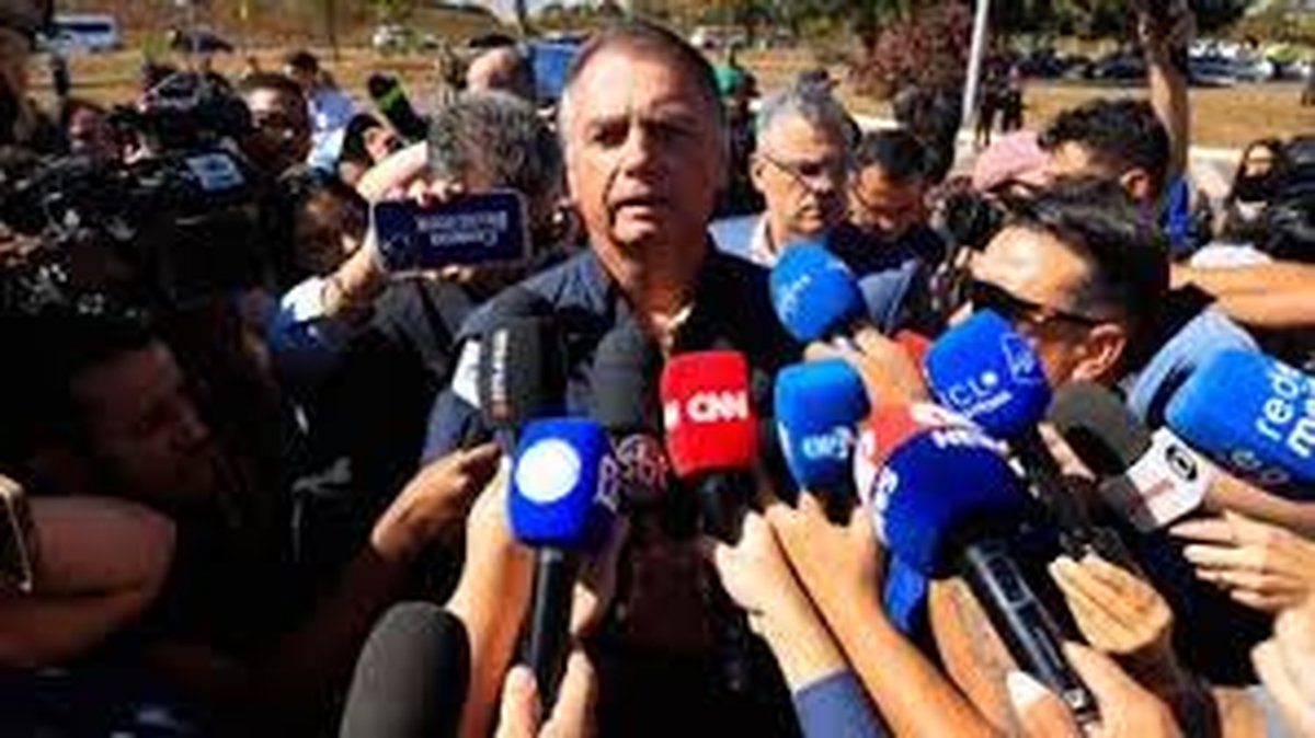 Bolsonaro se diz humilhado e vítima de perseguição após ação da Polícia Federal