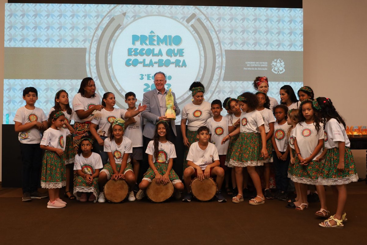 Escolas das Redes Públicas Estadual e Municipal são premiadas pelo Governo do Estado e Casagrande é novamente homenageado por estudantes