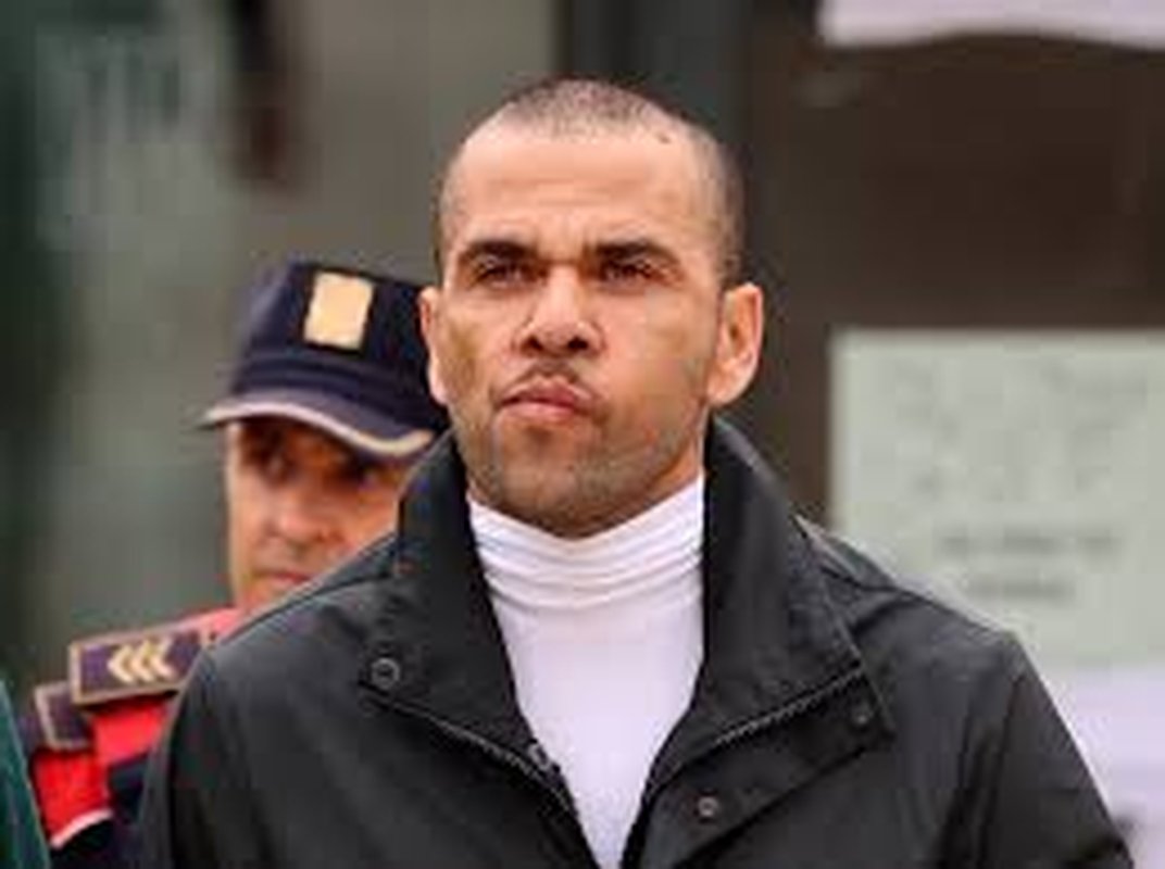 Justiça da Espanha põe em dúvida palavra da vítima e anula condenação de Daniel Alves por estupro