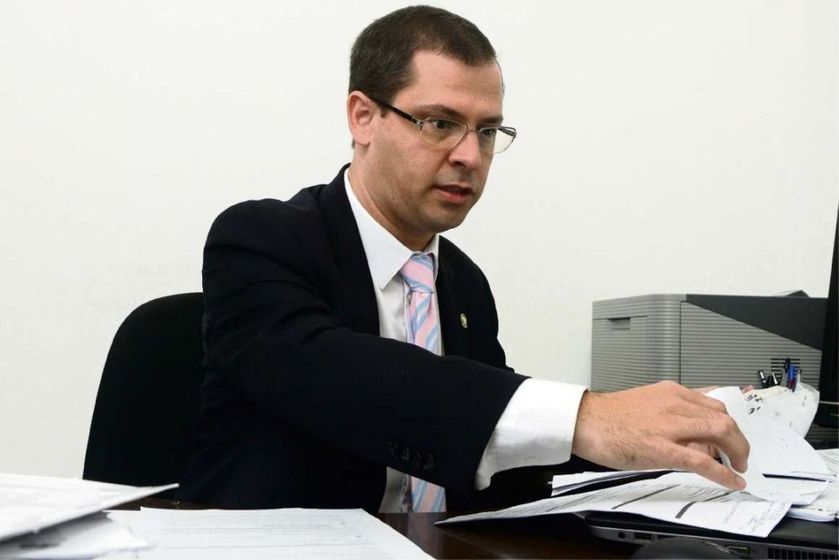 Delegado é investigado pela acusação de cometer abuso de autoridade contra juíza, promotor de Justiça e deputado no Espírito Santo