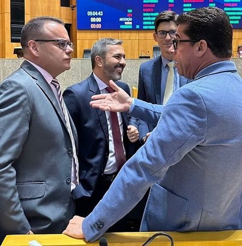 Assembleia Legislativa aprova projeto de Denninho que proíbe empréstimo por telefone no Espírito Santo