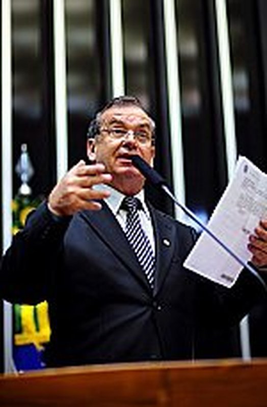 Projeto na Câmara dos Deputados acaba com Estatuto do Desarmamento e libera porte de arma para qualquer trabalhador