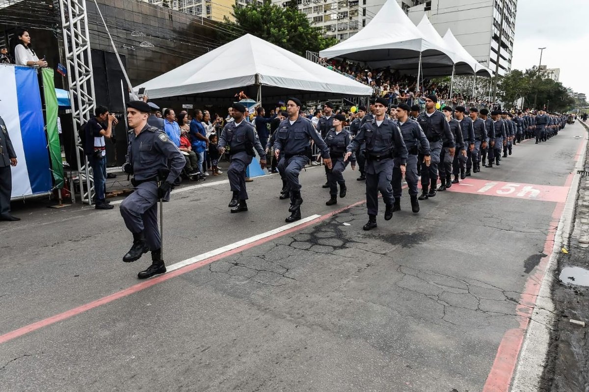 Renato Casagrande cria comissão para comemorar o Bicentenário da Independência do Brasil e decide que desfile militar vai ser na Beira-Mar
