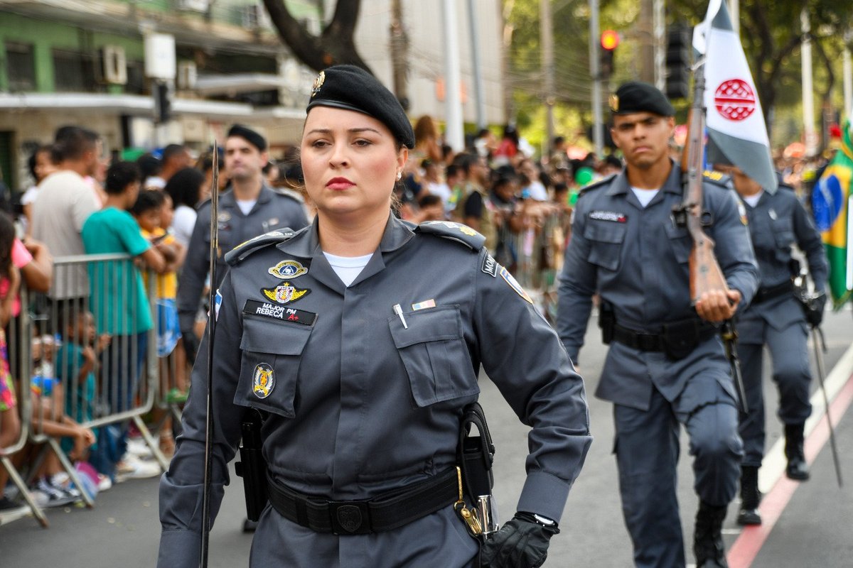 Governador enaltece patriotismo dos capixabas e reafirma apoio do Estado às Prefeituras que queiram implantar Escolas Cívico-Militar