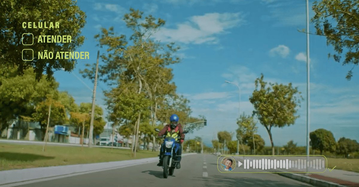 Campanha educativa do Detran alerta para perigo do uso do celular por motociclistas nas ruas do Espírito Santo