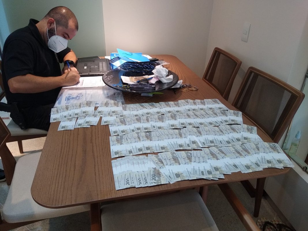 Polícia Federal deflagra operação contra câmbio ilegal de moedas estrangeiras na Grande Vitória