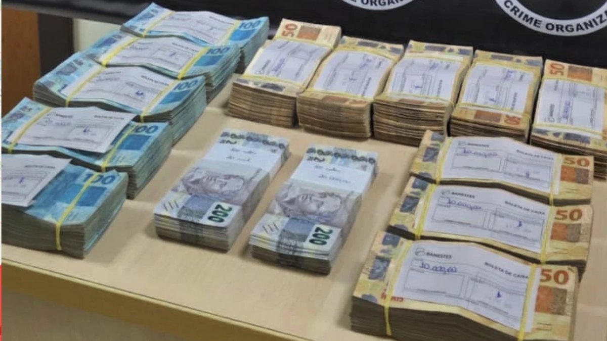 Mulher de traficante presa com R$ 220 mil em dinheiro ao sair de banco em Vila Velha