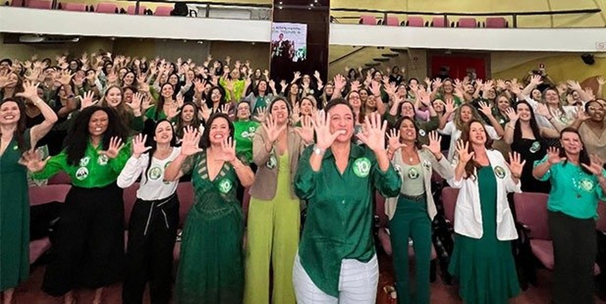 Érica Neves reúne mais de 200 advogadas em Vitória e anuncia melhorias no auxílio maternidade e criação da Prerrogativa da Mulher Advogada