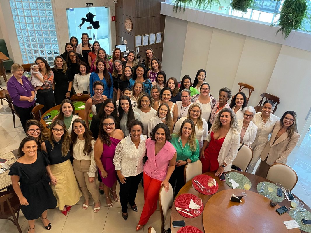 No Mês da Mulher, Érica Neves consolida apoio de grandes nomes da advocacia capixaba