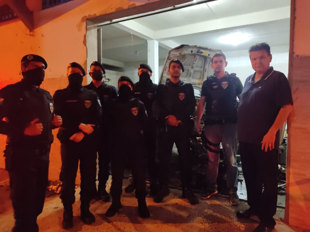 Superintendência de Inteligência e Guarda Municipal estouram oficina de desmonte de carros roubados em Cariacica