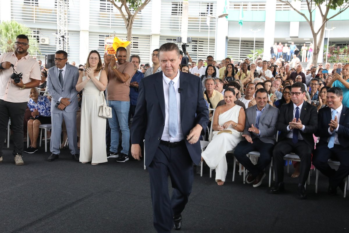 A QUEM ATENDE A PESQUISA QUE COLOCA O TERCEIRO PREFEITO MAIS BEM VOTADO DO BRASIL COMO O 2º MAIS REJEITADO DO ESTADO?